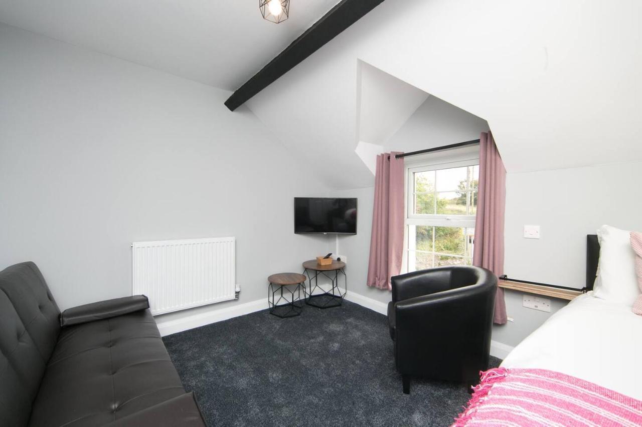 Pass The Keys Modern En-Suite Room In Country Pubrestaurant 2 Llanddona 외부 사진