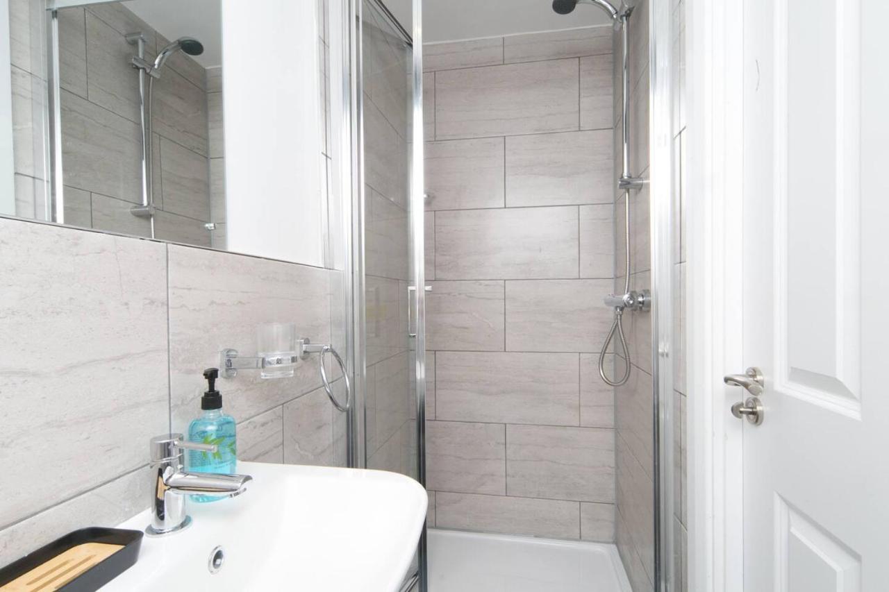 Pass The Keys Modern En-Suite Room In Country Pubrestaurant 2 Llanddona 외부 사진