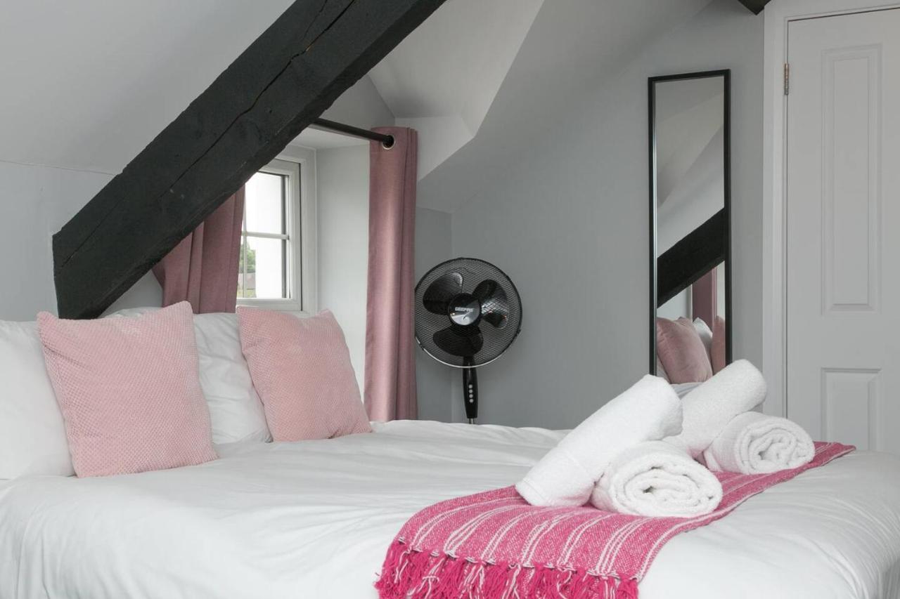 Pass The Keys Modern En-Suite Room In Country Pubrestaurant 2 Llanddona 외부 사진