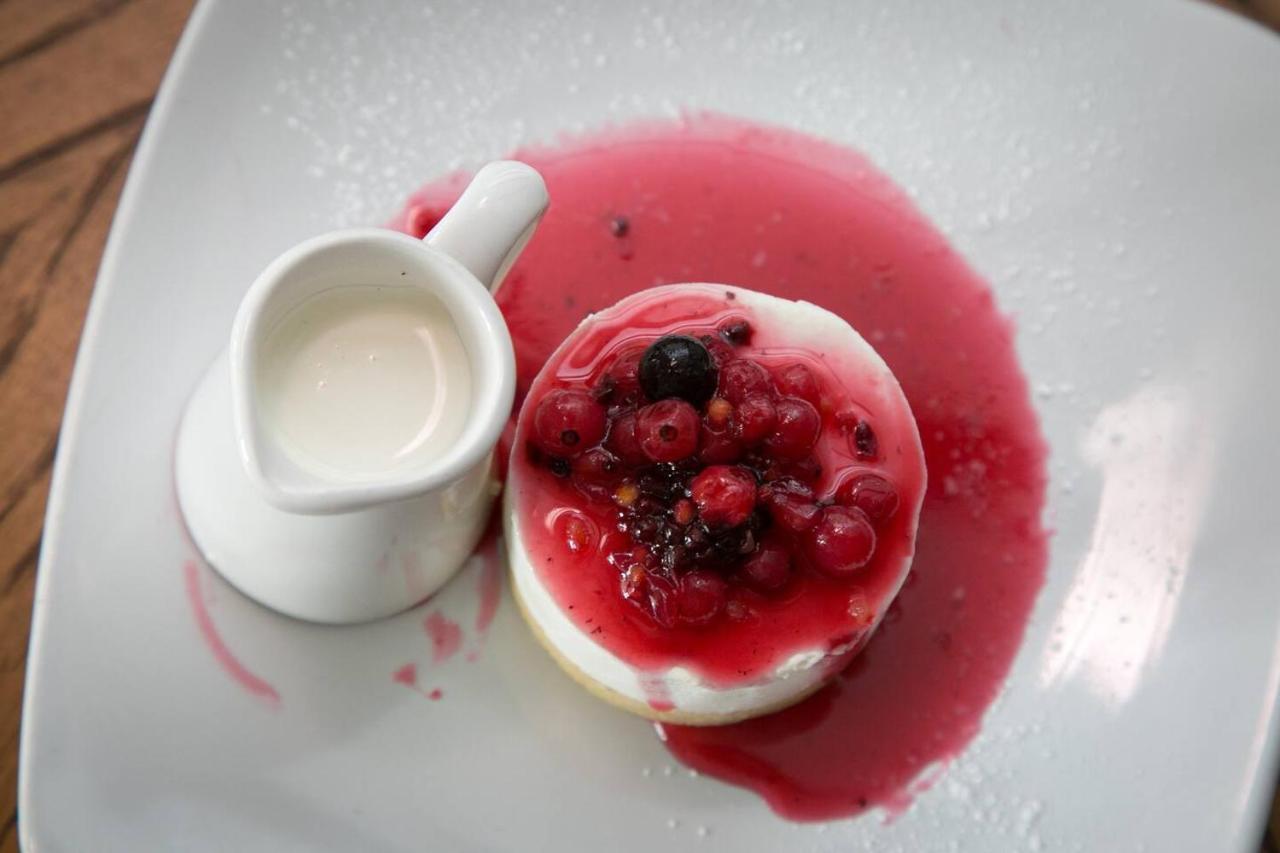 Pass The Keys Modern En-Suite Room In Country Pubrestaurant 2 Llanddona 외부 사진